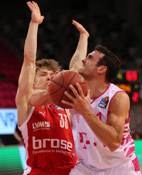 他就因腿部 他就因腿部